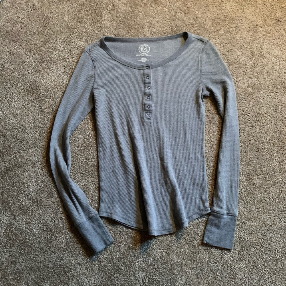 Grey top (D143)
